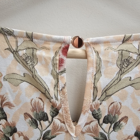 Soft Surroundings Oversized Floral Shirt with Light Pleating Detail, Size Small - Picture 9 of 12